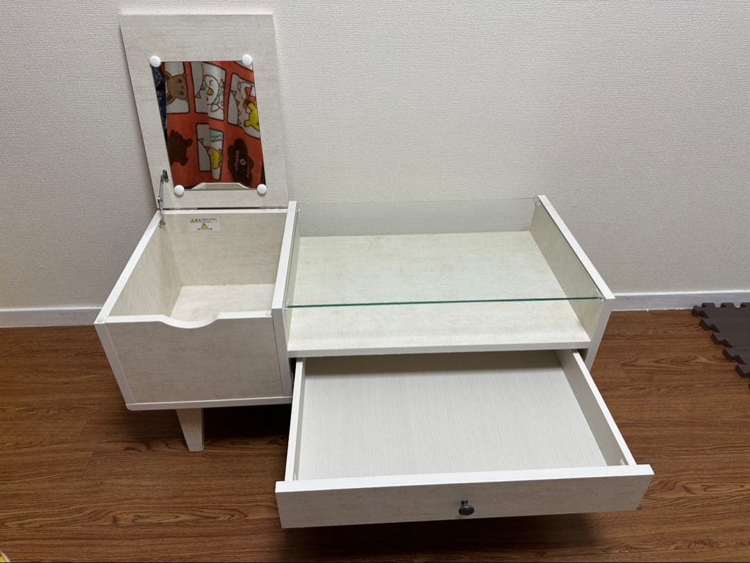 ニトリローテーブルホワイトドレッサーガラス天板ミラー付き　⚠️下記場所のみ送料無料