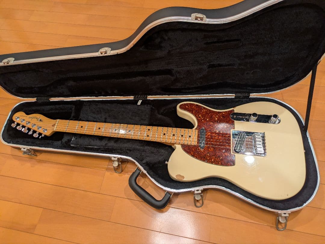 ギター Fender USA American Standard Telecaster Near Mint Fender American Standard Tele Used, with case | Mass