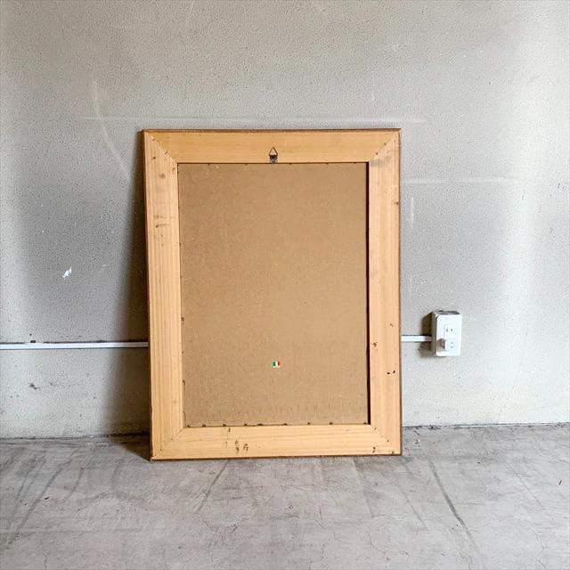 イタリア製のゴールドカラーウォールミラー