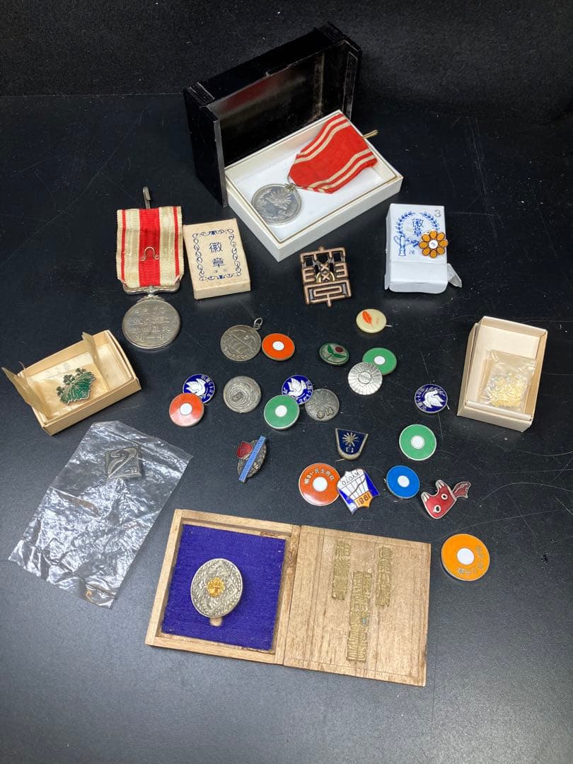勲章 メダル バッチ ピンバッチ 天皇陛下 記念章 まとめ アンティーク