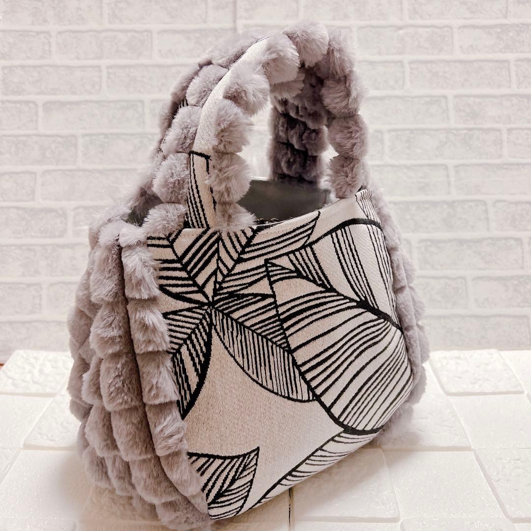 コヤンイサムチョン ファー トートバッグ 猫ちゃん 毛足長め 猫