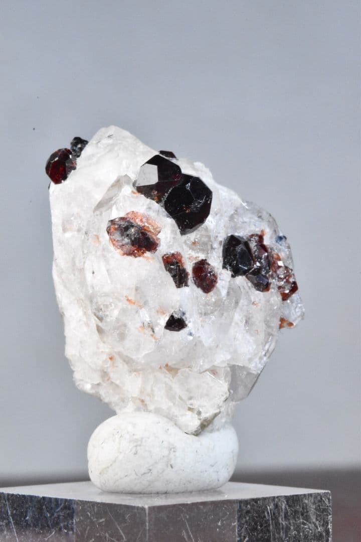 パキスタンスカルドゥ産 ガーネットオンクォーツ