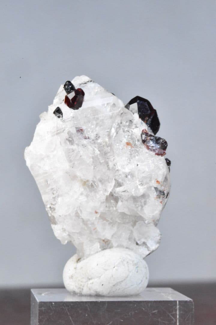 パキスタンスカルドゥ産 ガーネットオンクォーツ