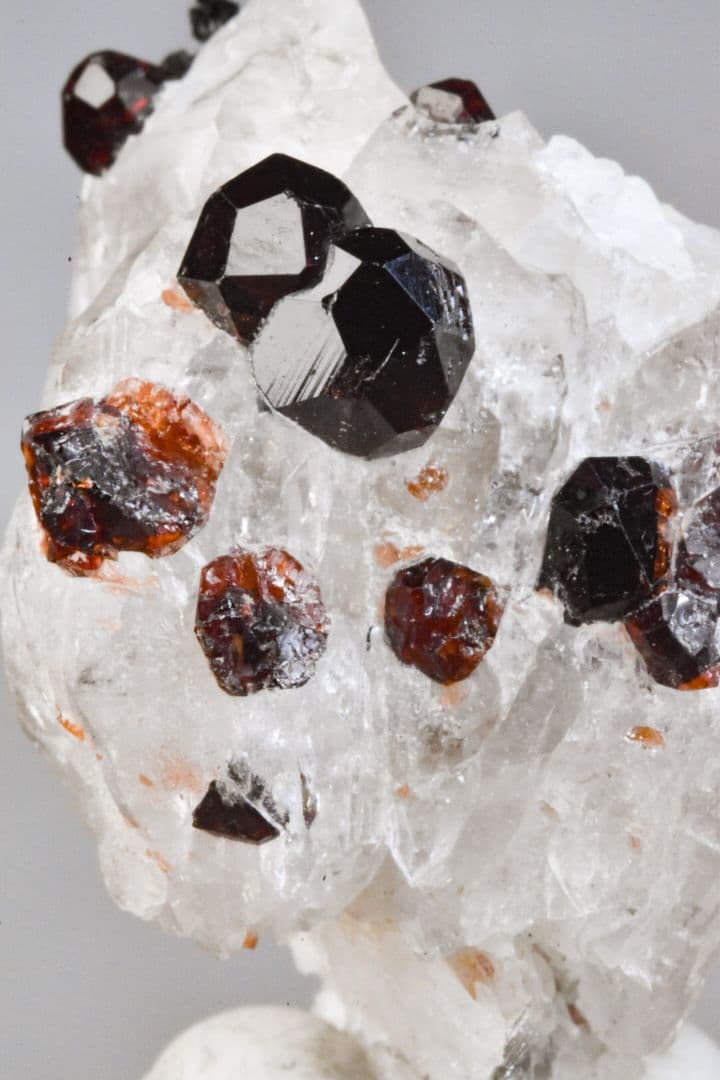 パキスタンスカルドゥ産 ガーネットオンクォーツ