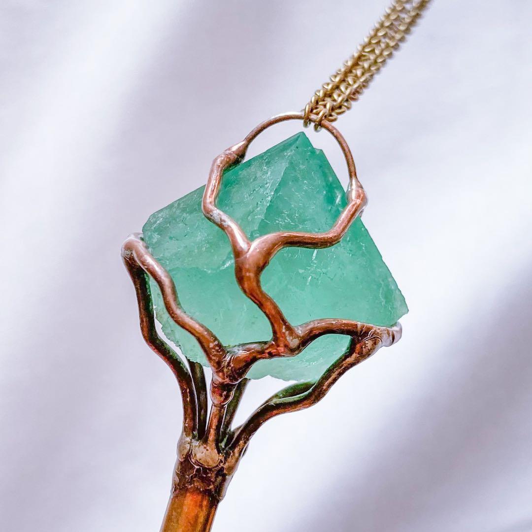 【美品】ニシオカルイ 森層図書館 ネックレス 天然石 フローライト アンティーク