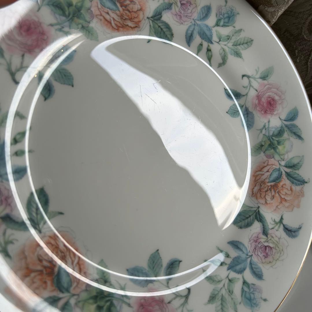  MistRose ──静かな英国の春を閉じ込めたプレート 2枚