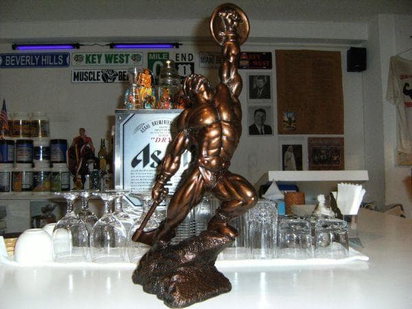 非売品★アメリカ選手権大会 ボデイビル トロフィー★ゴールドジム、プロレス