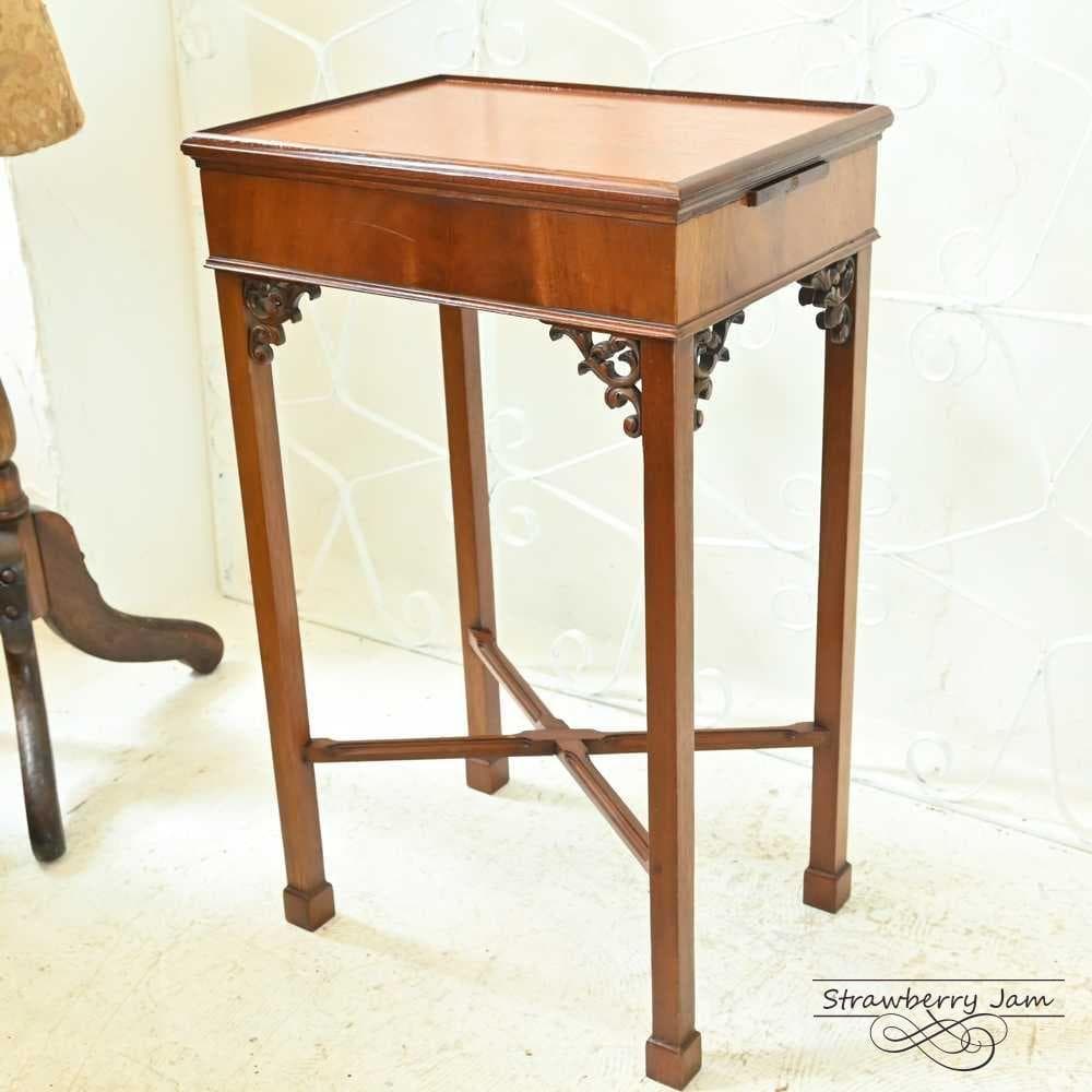 L3705-277 英国アンティーク クラシック サイドテーブル 収納 花台