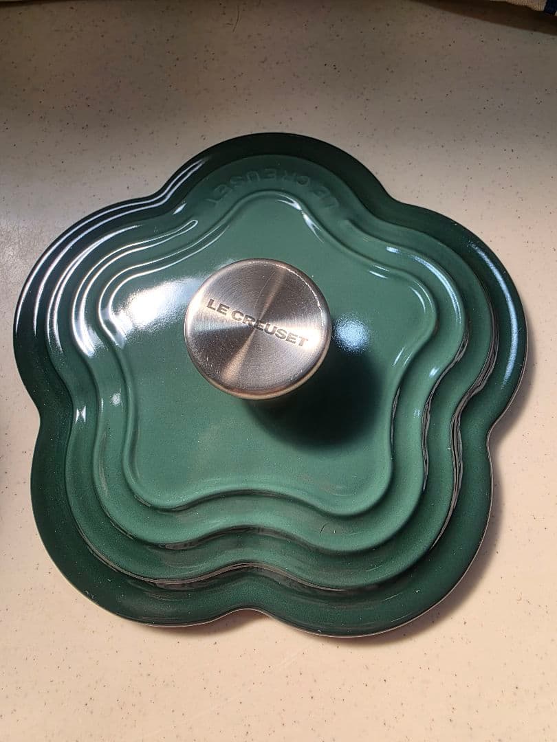 Le Creuset ル・クルーゼ　ココットフルール　(アーティチョーク）