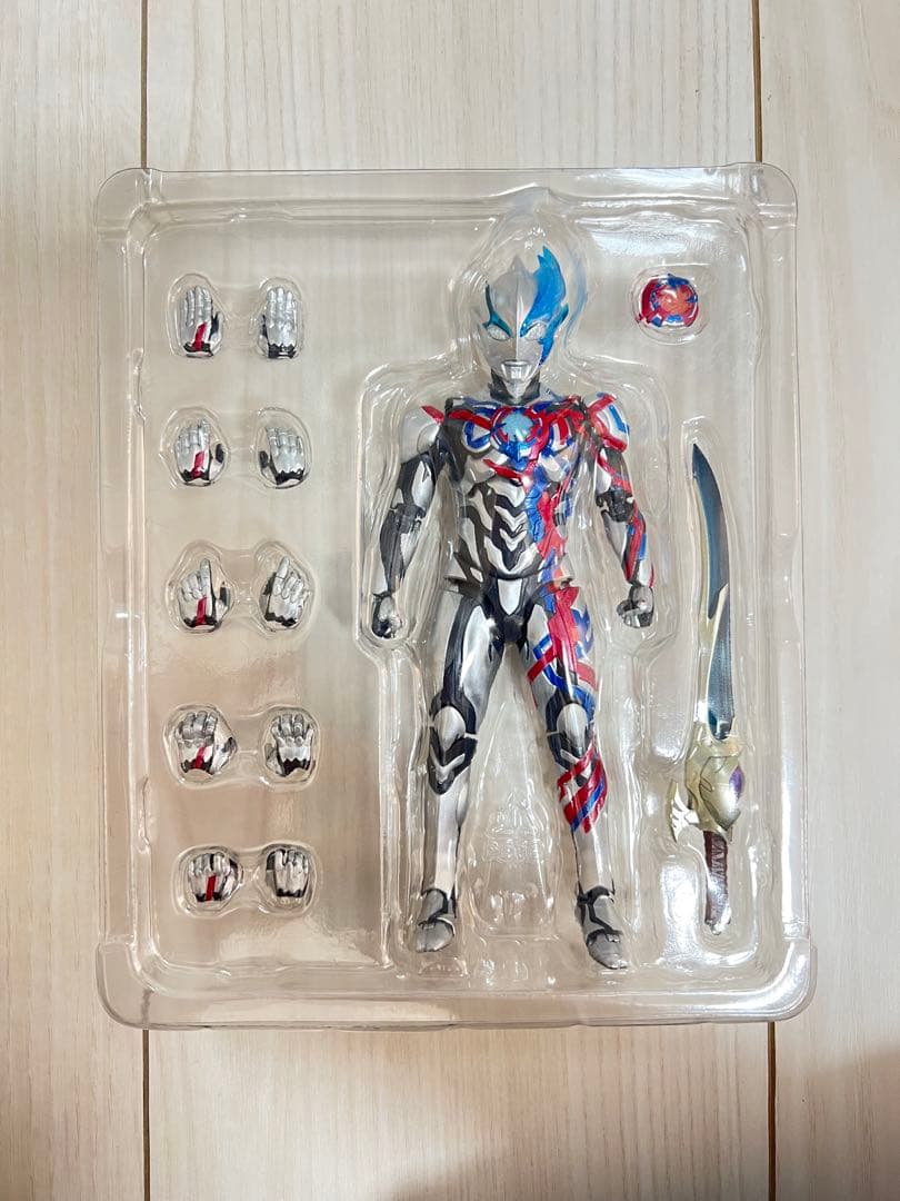 S.H.Figuarts ウルトラマントリガー デッカー ブレーザー アーク
