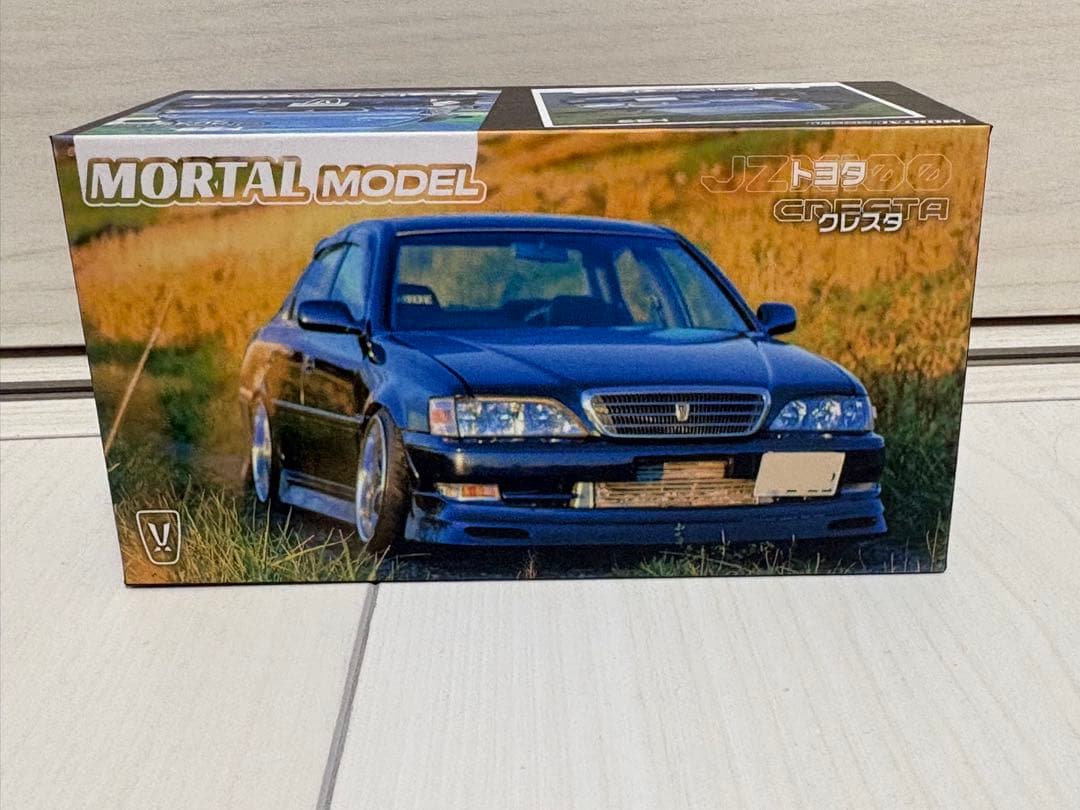 週末価格《新品箱付》1:64 トヨタ クレスタ ミニカー