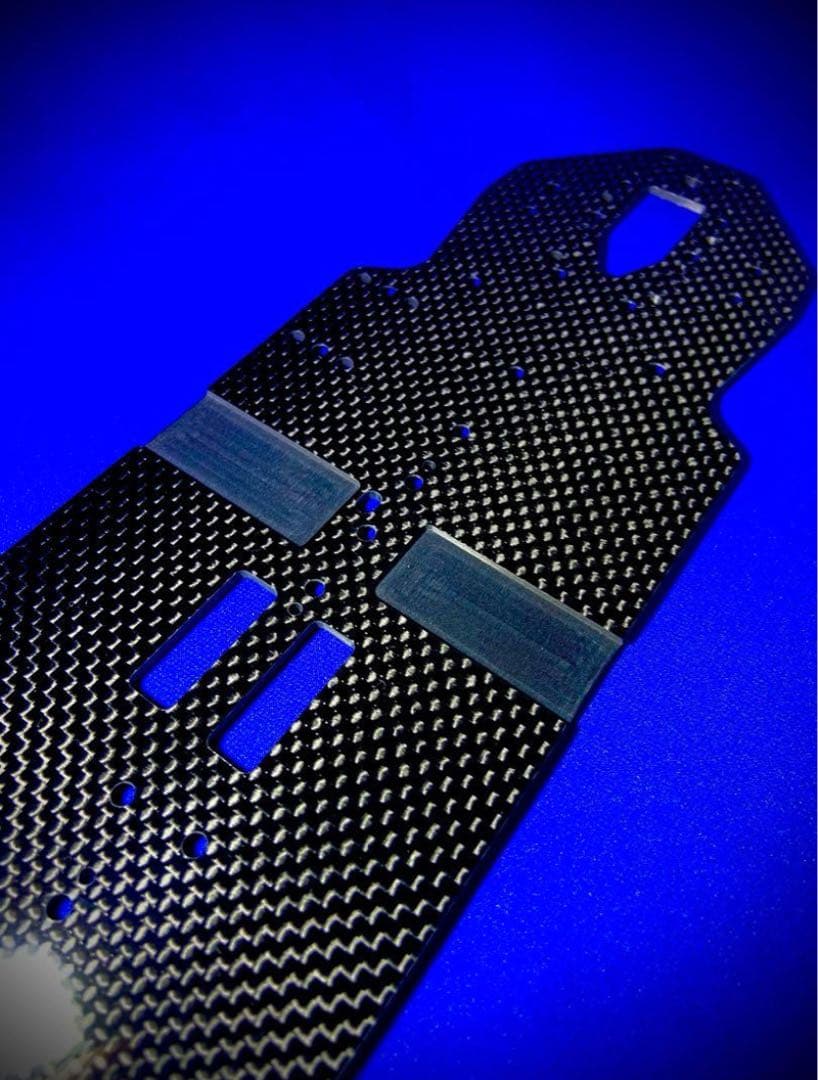 シュマッカー 製　Mi9用　シャーシ　蕨山Carbon