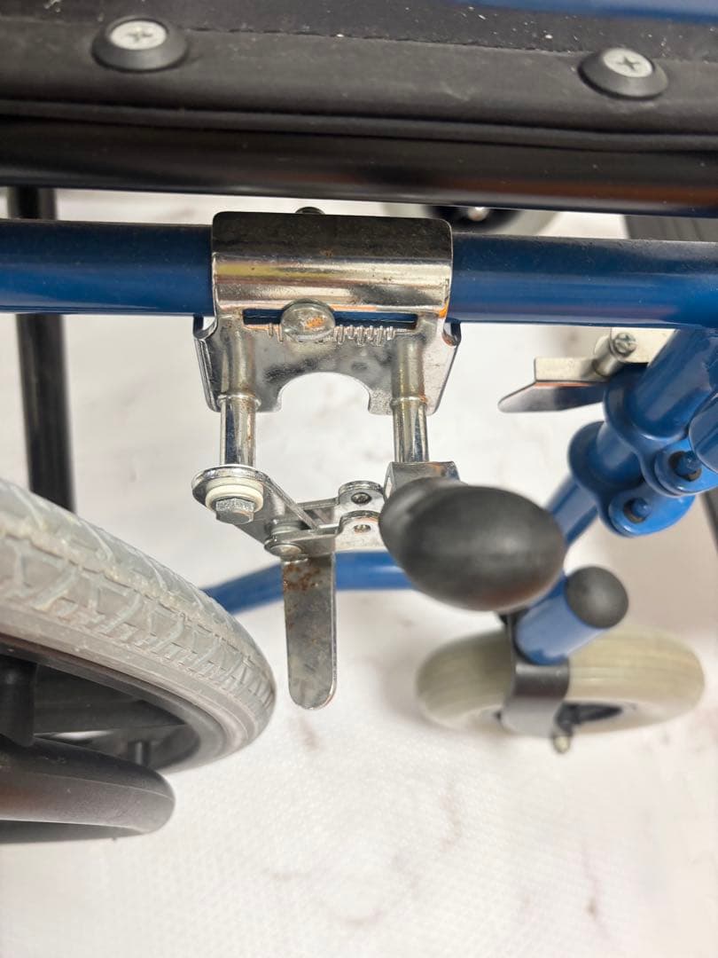 Drive DeVillbiss 自走用車椅子　ブレーキ付き　折り畳み　介護　青