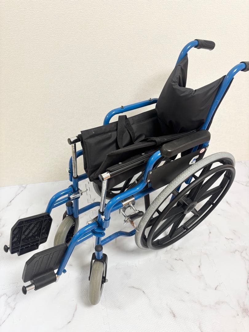 Drive DeVillbiss 自走用車椅子　ブレーキ付き　折り畳み　介護　青