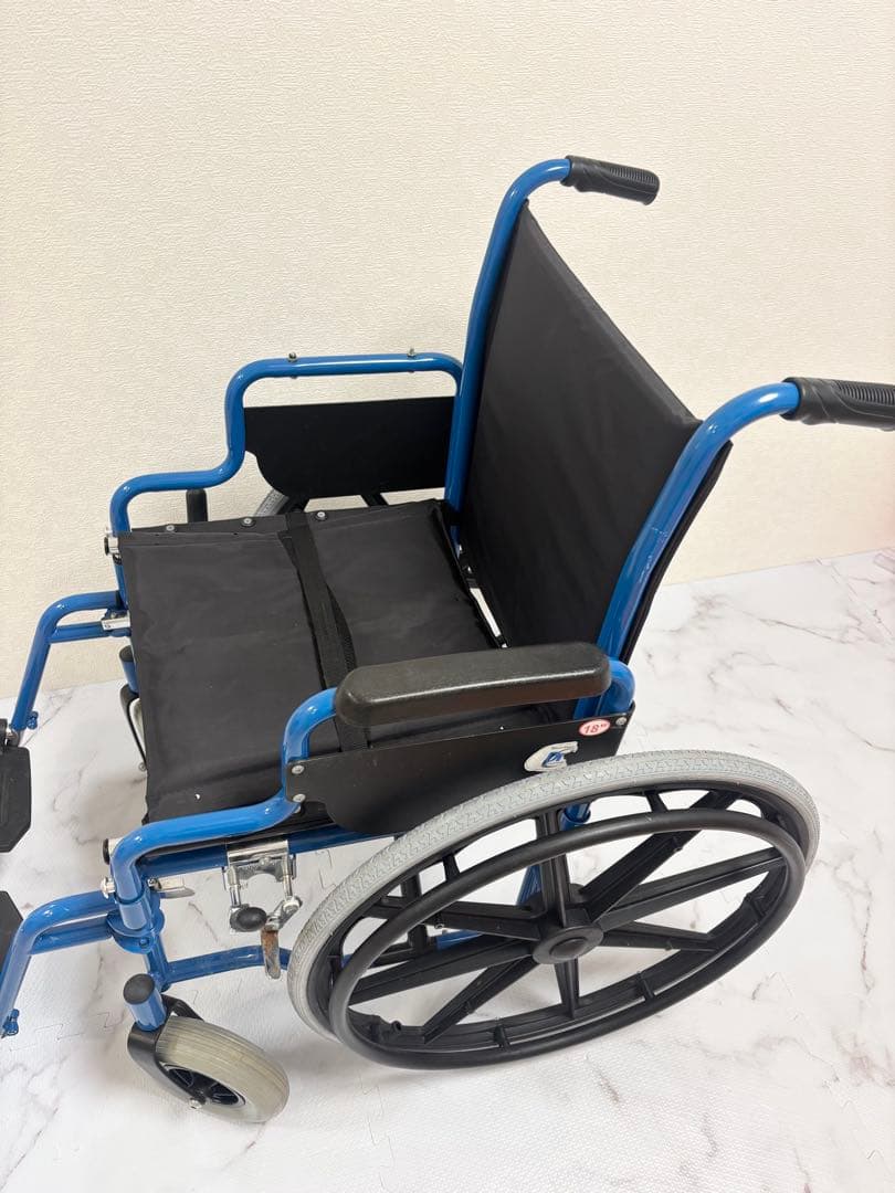 Drive DeVillbiss 自走用車椅子　ブレーキ付き　折り畳み　介護　青