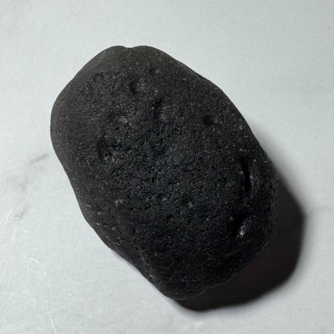 南米コロンビアの神聖な希少石◇コロンビアナイト◇原石　27.2g