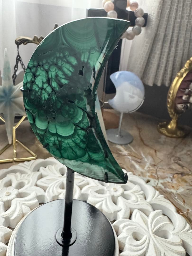 極上　マラカイト ムーン◎深緑バンド・ブラックスタンド付