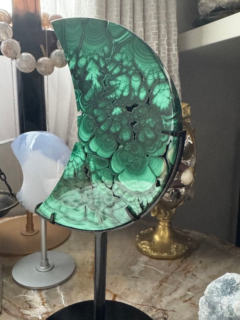 極上　マラカイト ムーン◎深緑バンド・ブラックスタンド付