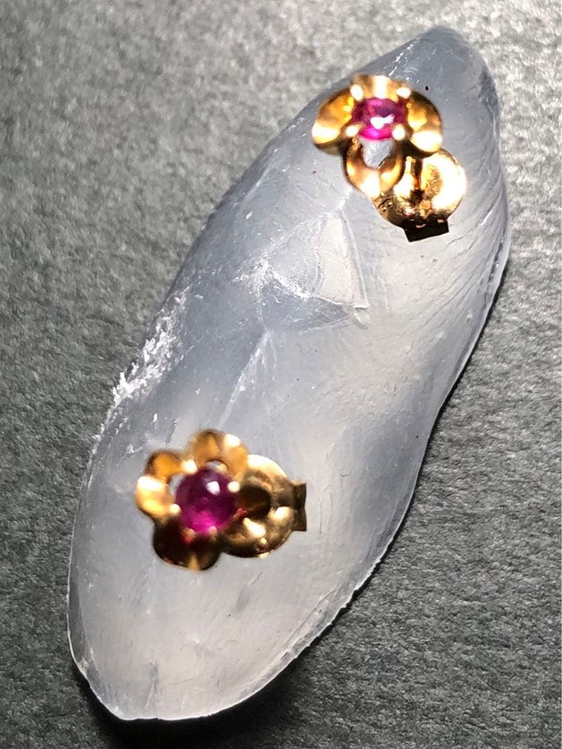 K18 計0.7g ルビー　フラワーデザイン　ピアス