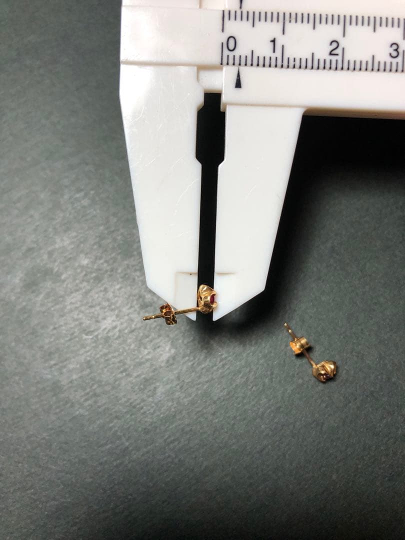 K18 計0.7g ルビー　フラワーデザイン　ピアス