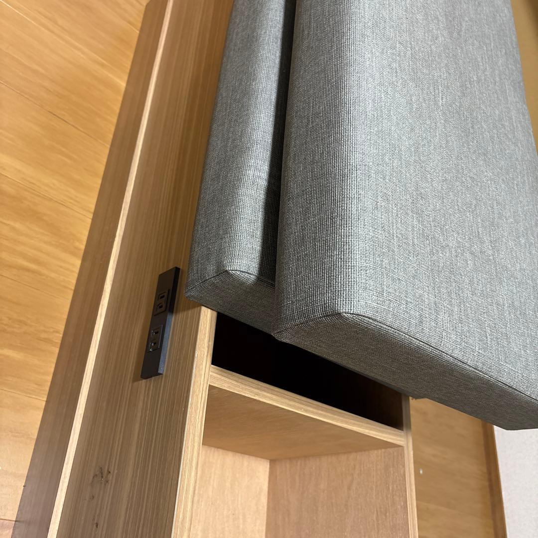 収納スペース&コンセントポート付きグレーソファ