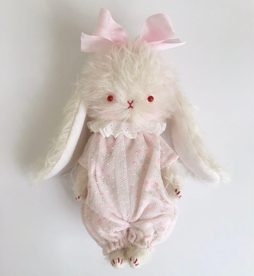 優しい垂れ耳うさぎちゃん アーティストベア 海外作家様 ハンドメイド ぬいぐるみ