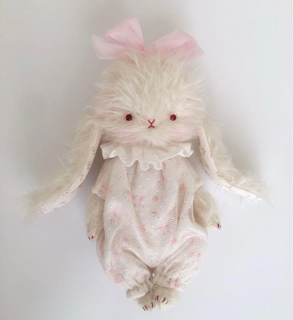 優しい垂れ耳うさぎちゃん アーティストベア 海外作家様 ハンドメイド ぬいぐるみ