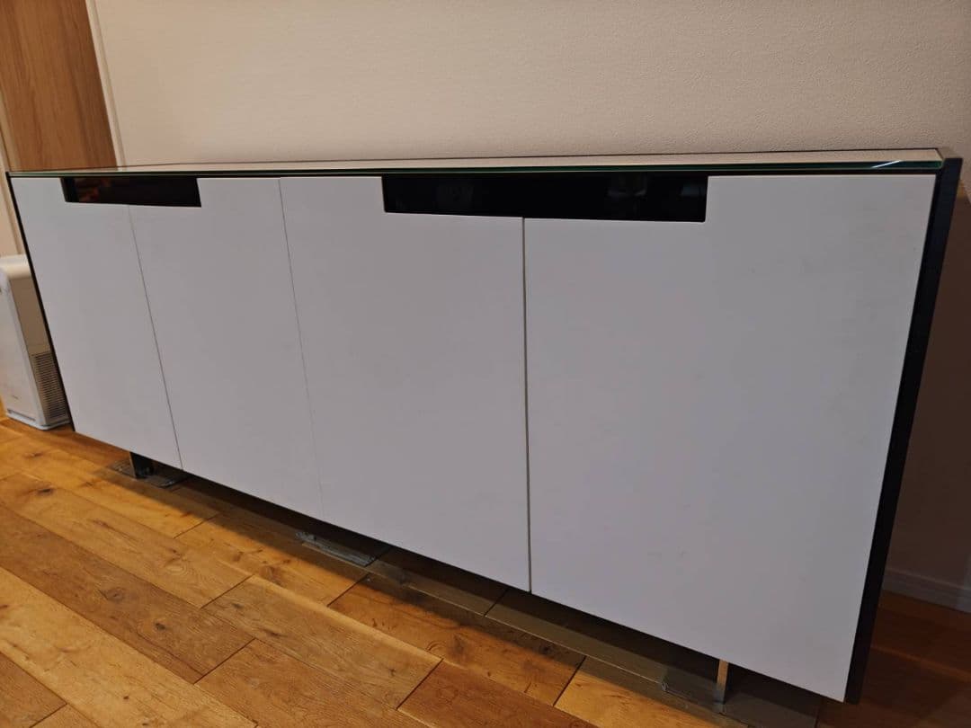 大塚家具 カルラシリーズ ガラストップサイドボード 幅180cm 定価40万弱