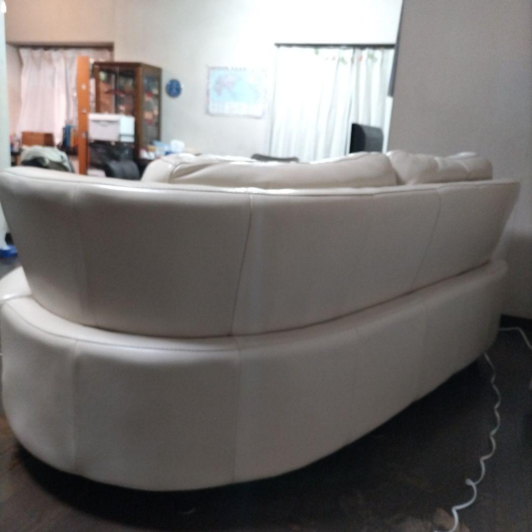 ホワイトレザー 2人掛けソファ カーブ型