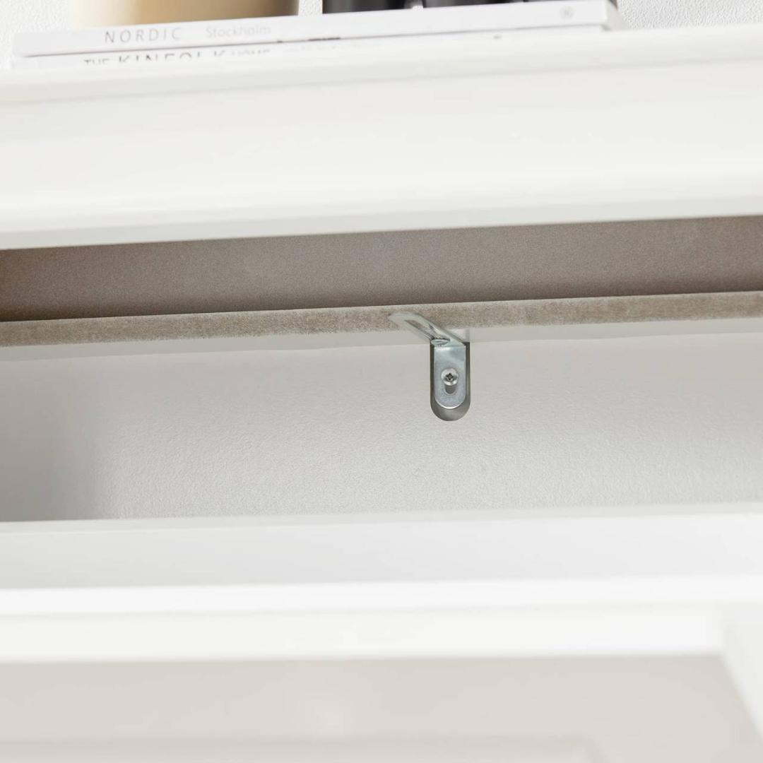 スリムな北欧デザインのシューズラック