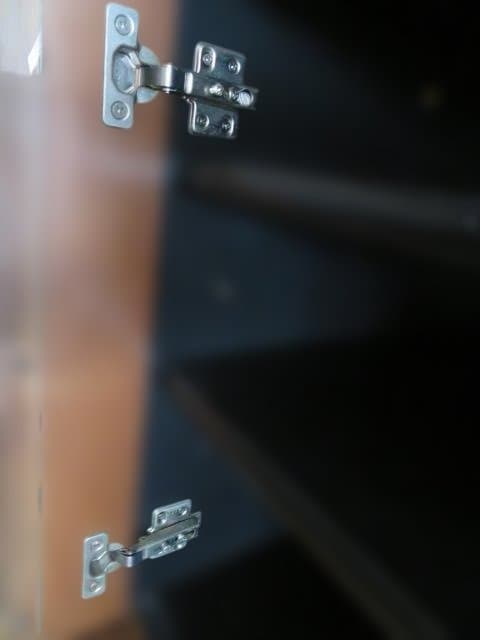 食器棚（右）カキウチ家具工業　60AVボード