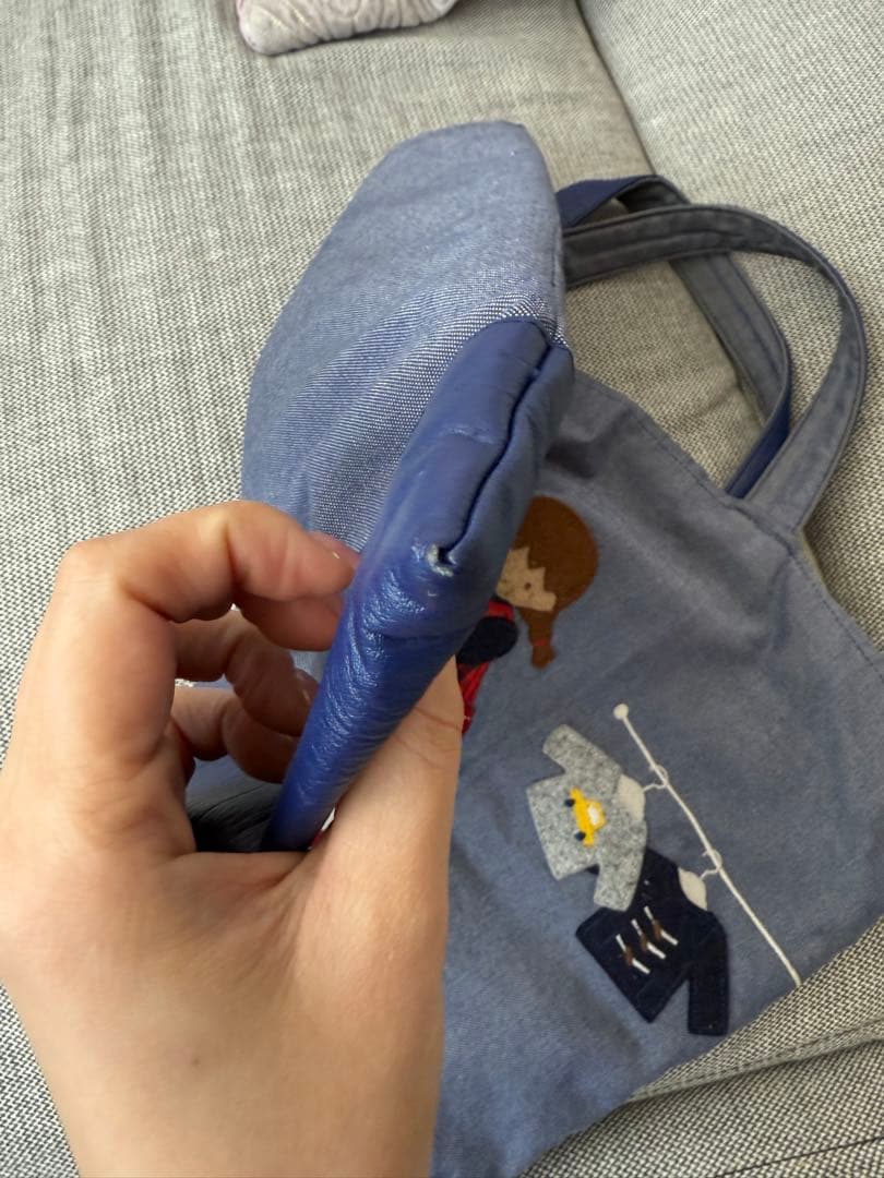 familiar 刺繍トートバッグ 女の子と洋服