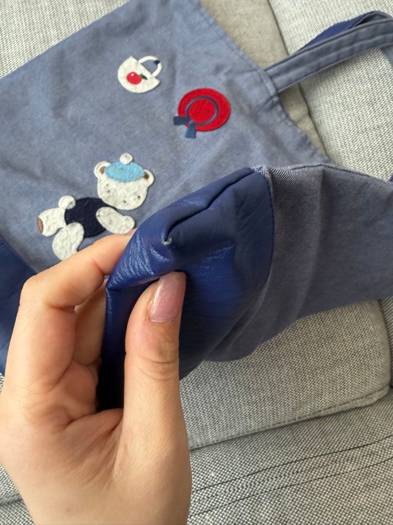 familiar 刺繍トートバッグ 女の子と洋服