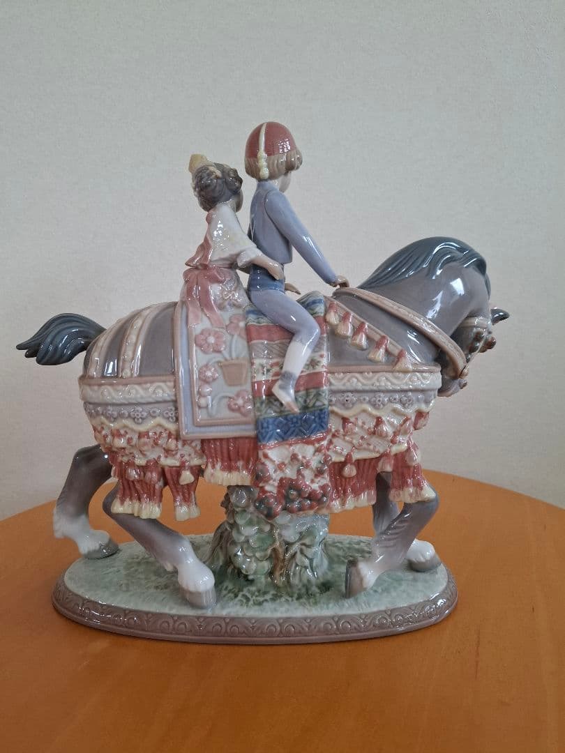 リヤドロ/lladro　サンホセの祭り　少年少女の行進