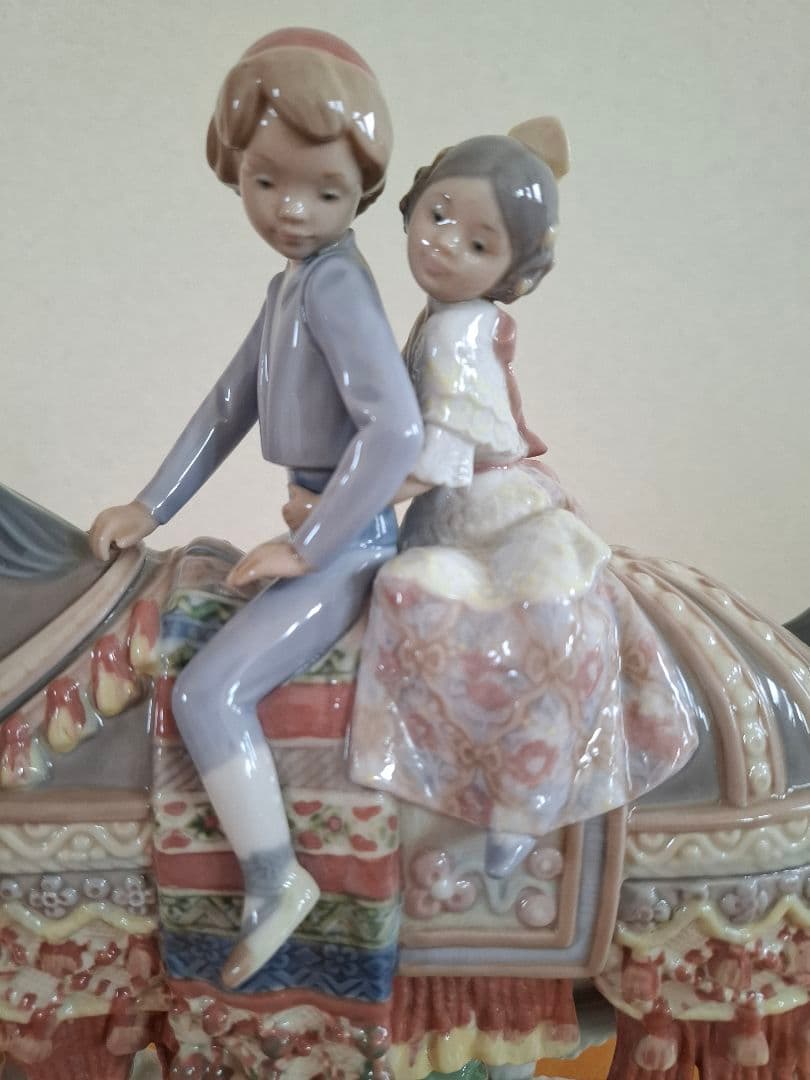 リヤドロ/lladro　サンホセの祭り　少年少女の行進