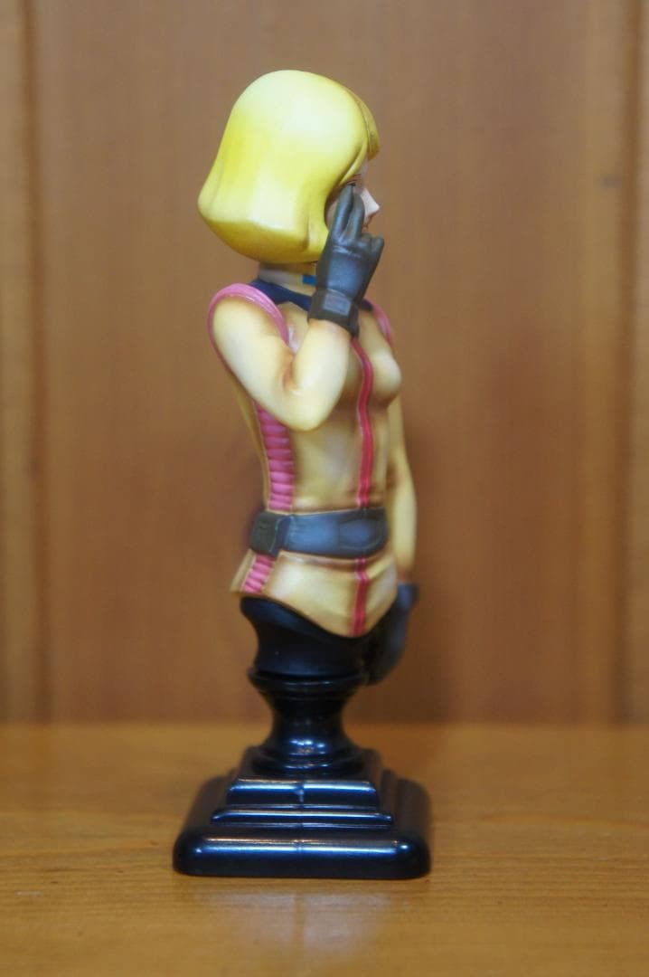 フィギュア セイラ・マス パイロットスーツ リペイント 機動戦士ガンダム