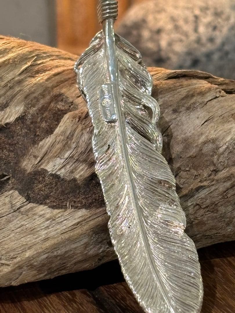 『ミキサー車』buffフェザーネックレス