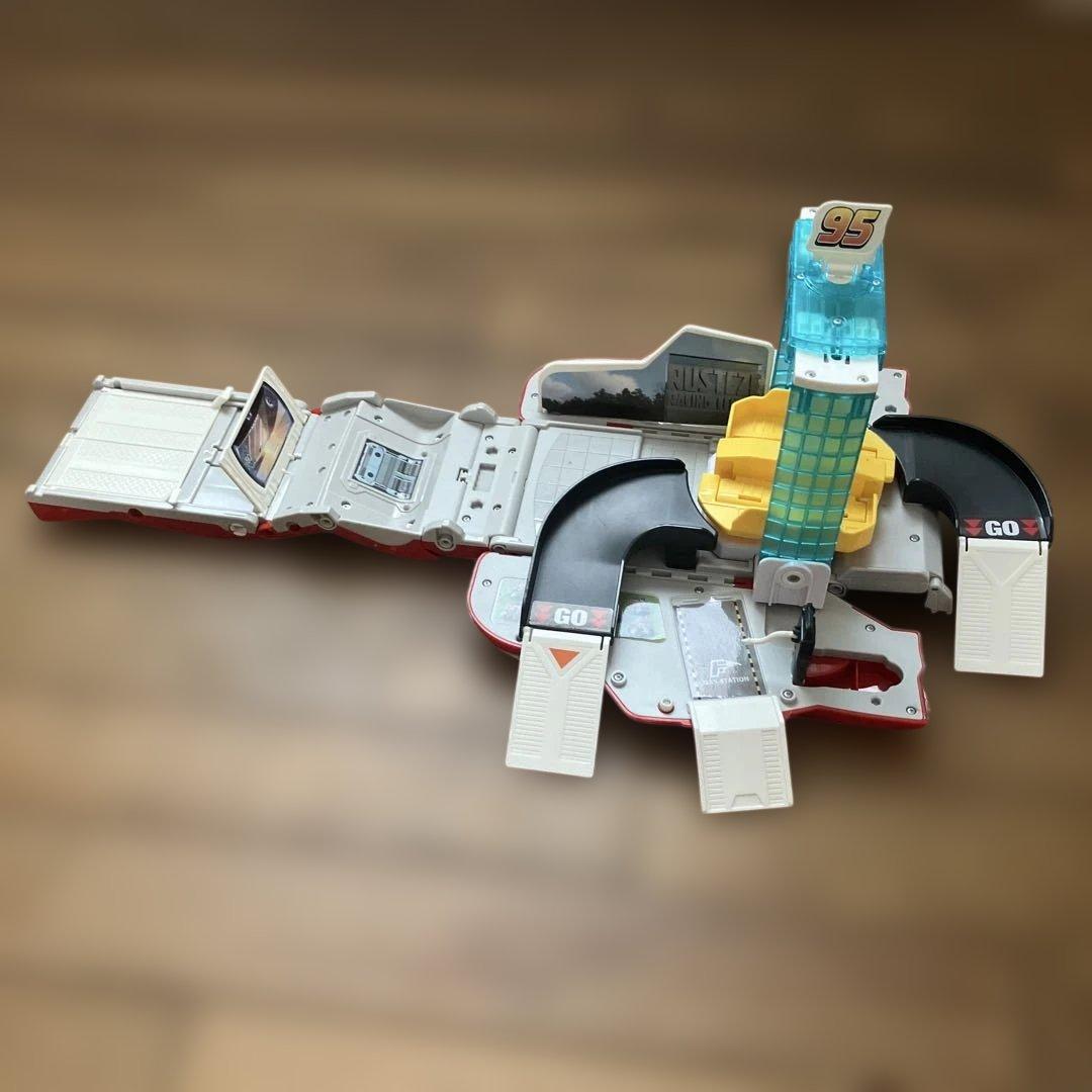 カーズ トミカ トルネードシューターに変身！マックィーン - メルカリ