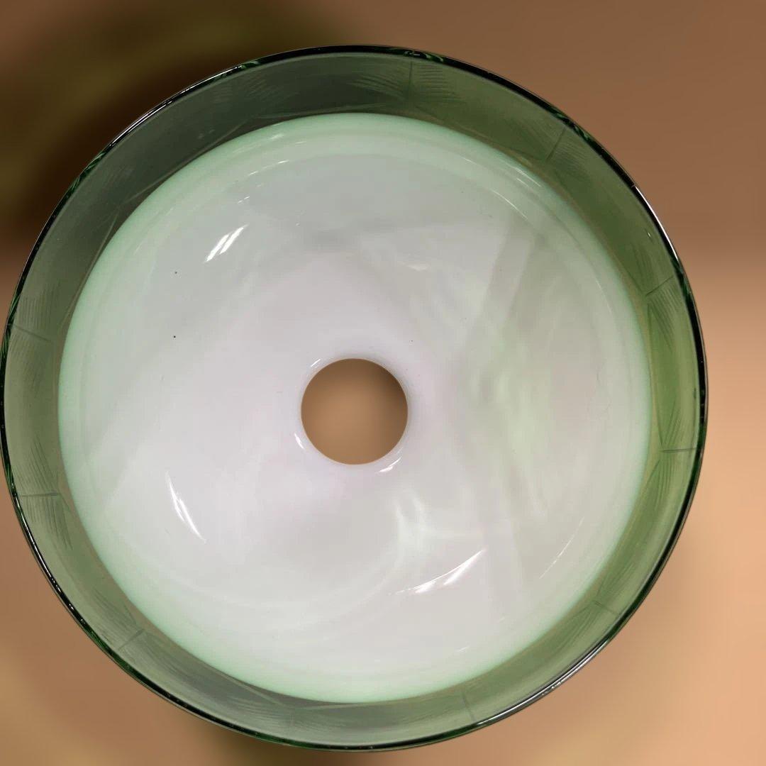 グリーンのはかまカットシェード・乳白ガラス