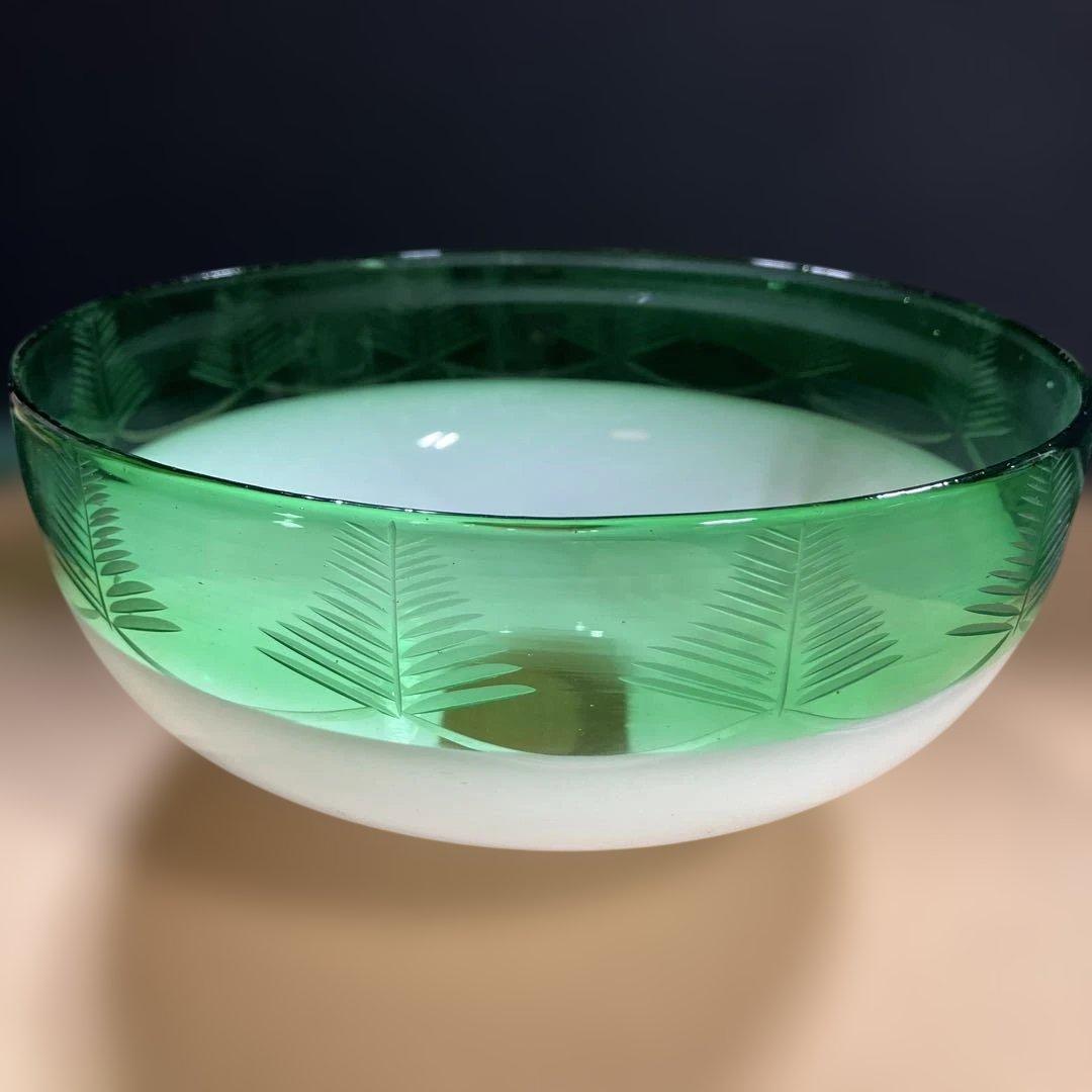 グリーンのはかまカットシェード・乳白ガラス