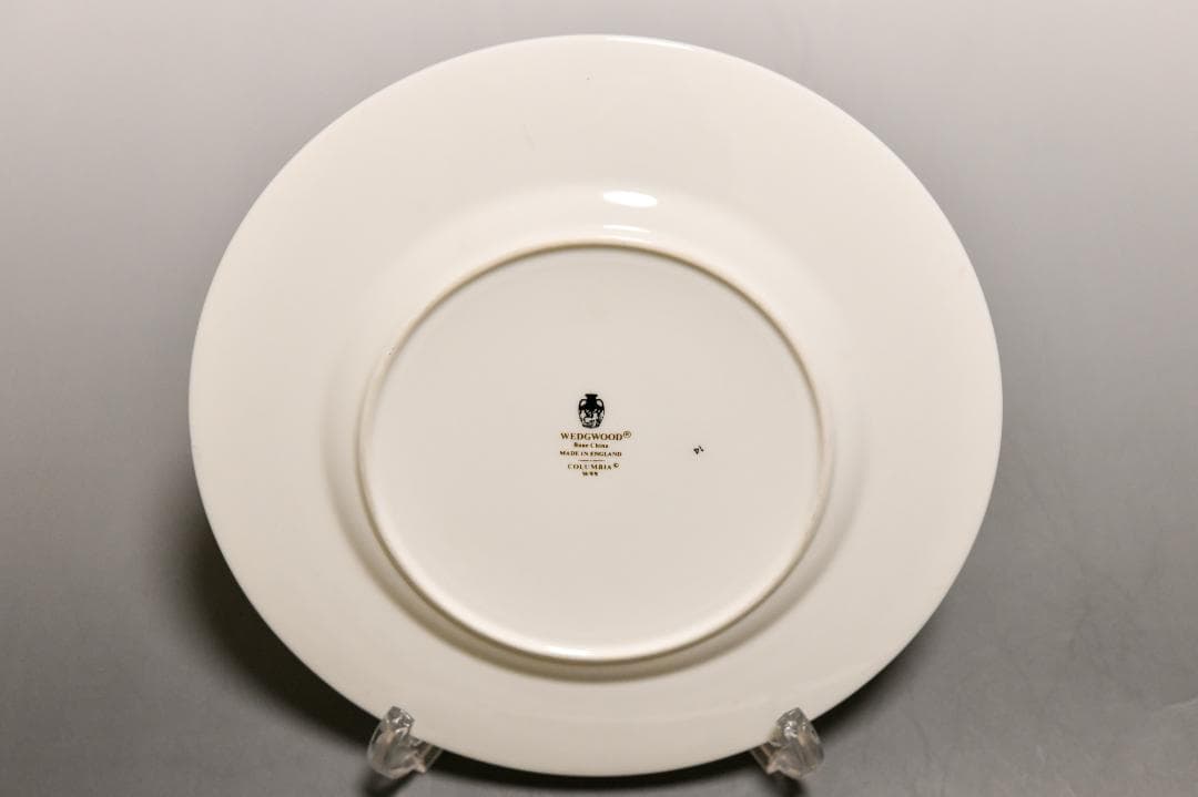 現品限り ウェッジウッド コロンビアパウダー ルビー プレート 23㎝ 廃盤品