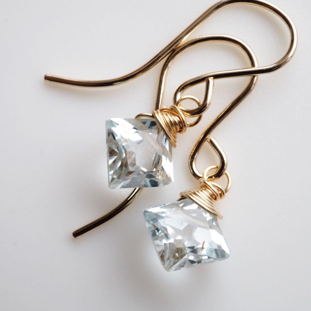 《1点限定/現品です》宝石質スカイブルートパーズダイヤカットピアス/イヤリング