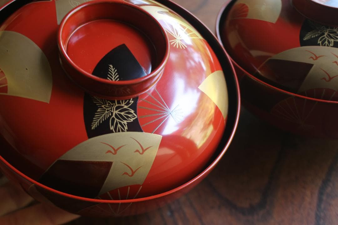 デッドストック！上質朱漆に優美な扇面蒔絵の映える煮物椀2点（検輪島塗雑煮椀