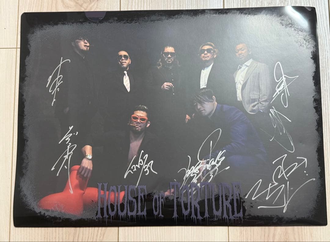 新日本プロレス ハウスオブトーチャー サイン入りポートレート - メルカリ