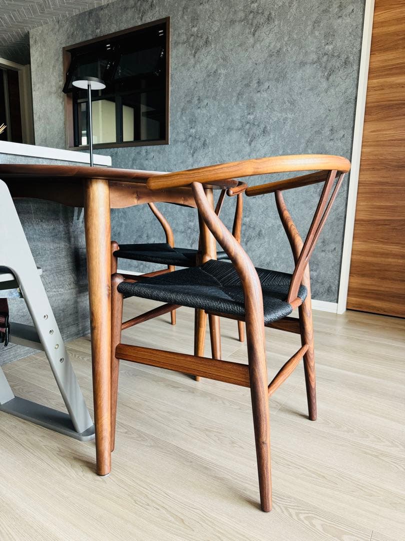 未使用】【貴重】ワイチェアCH24 ウォールナット ブラックコード