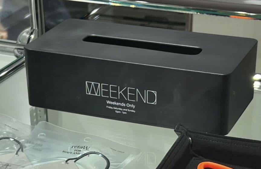 WEEKEND LOGO マグネット TISSUE CASE