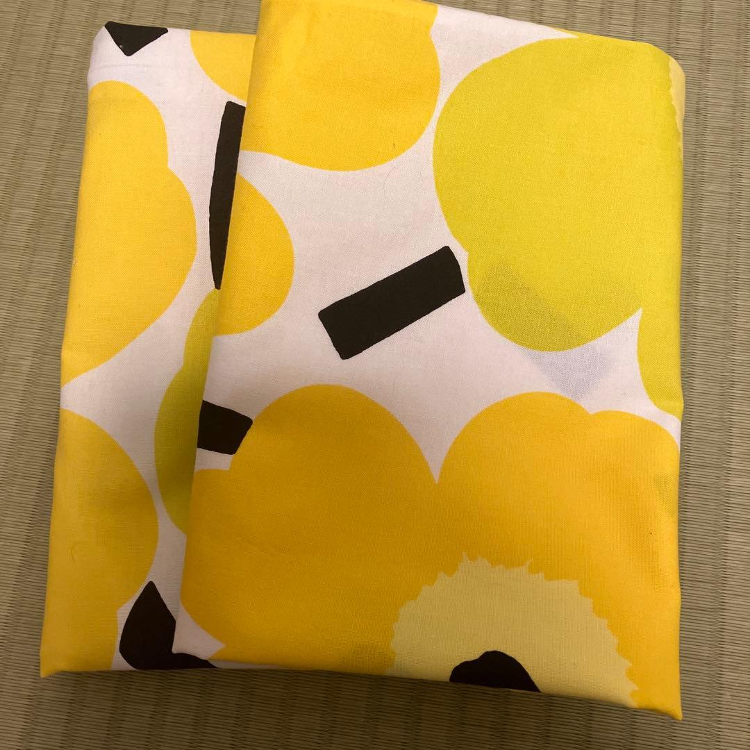 マリメッコ　クッションカバー　ウニッコ× 2 花　黄色　黄緑