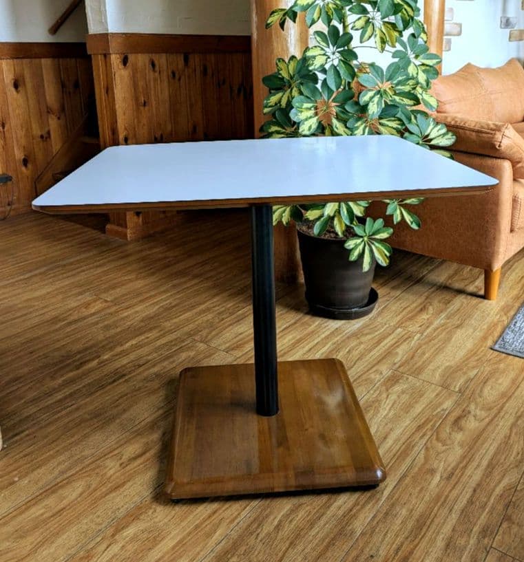 カリモク60＋ カフェテーブル　希少　ホワイト×ダークブラウン