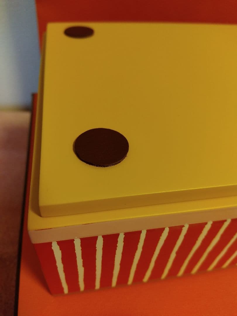 ティッシュボックス