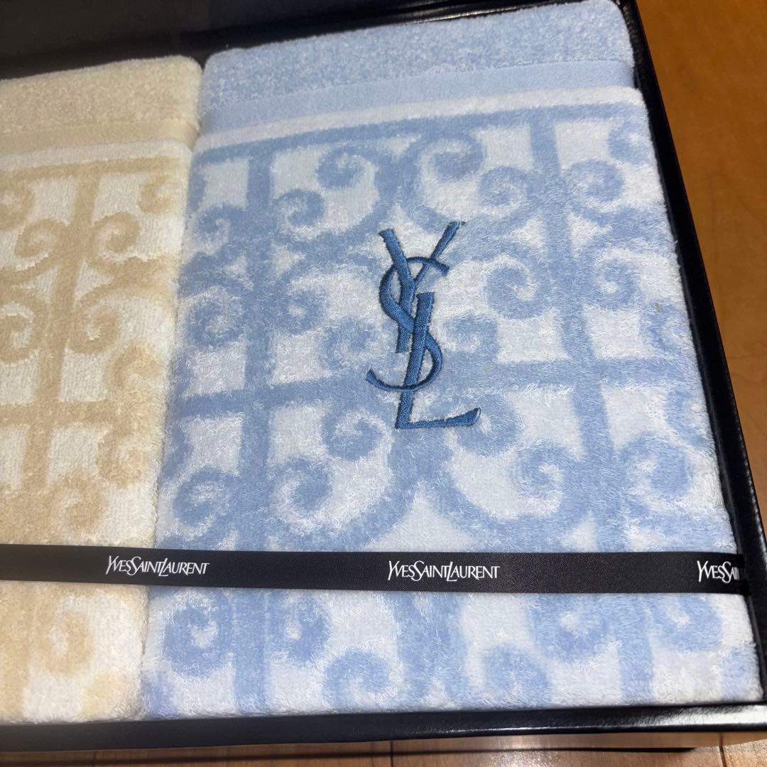 イブサンローランタオルケット2枚組　新品未使用